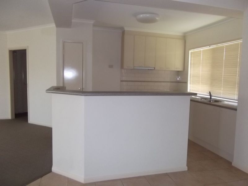 2/8 Glenlyon Avenue, Shepparton VIC 3630