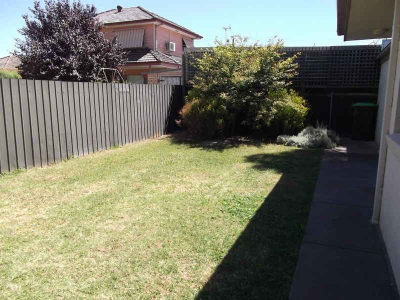 2/8 Glenlyon Avenue, Shepparton VIC 3630