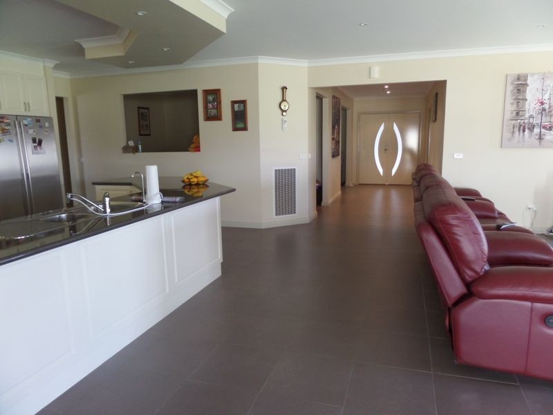 6 Cooloola Place, Shepparton VIC 3630