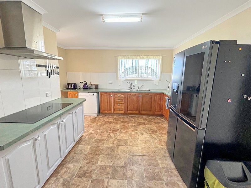 160 Old Tresco Road, Tresco West VIC 3584