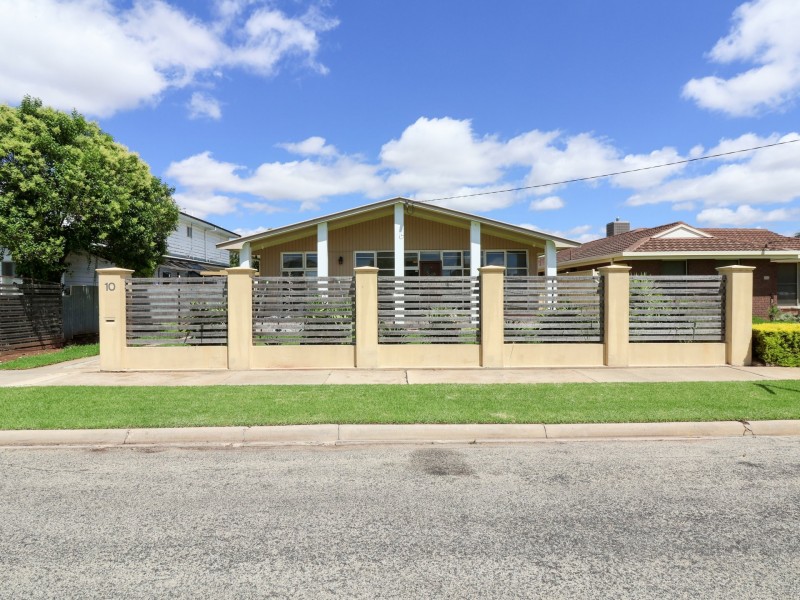 10 Holloway Grove, Swan Hill VIC 3585