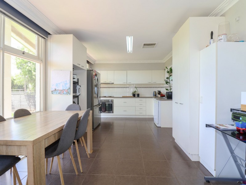 10 Holloway Grove, Swan Hill VIC 3585
