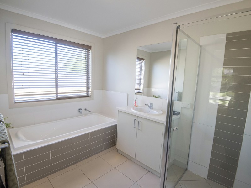 1 Cassia Way, Swan Hill VIC 3585