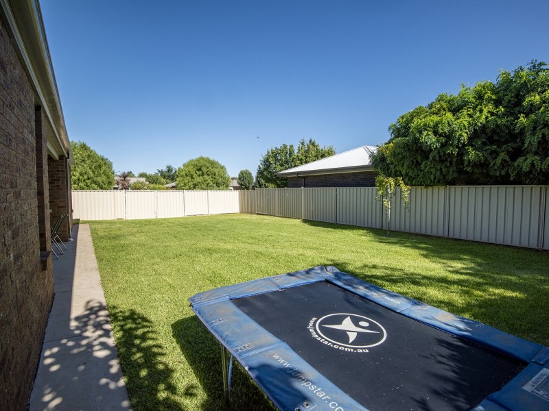 1 Cassia Way, Swan Hill VIC 3585