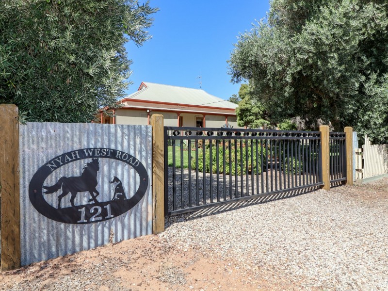 121 Nyah West Road, Nyah West VIC 3595