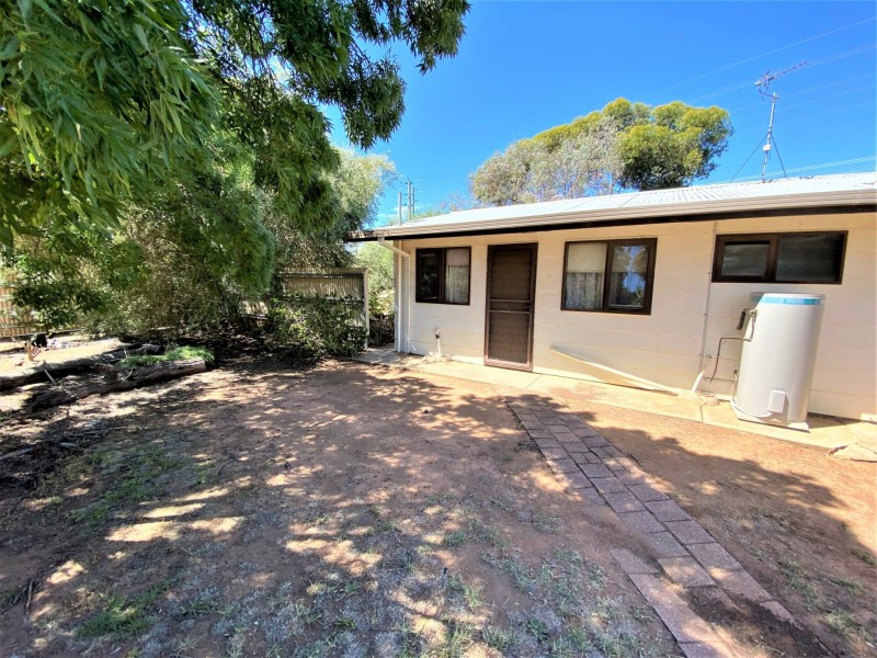 Flat 4/1-3 Werril Street, Swan Hill VIC 3585