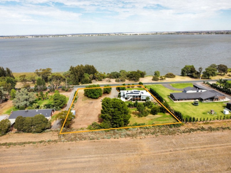 481 Lakeside Drive, Lake Boga VIC 3584