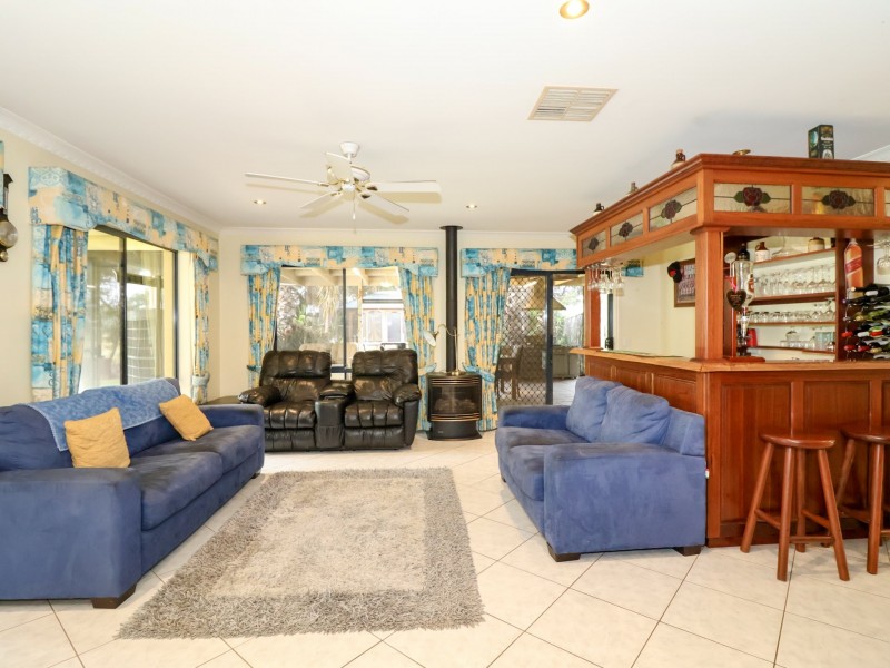 4 Squire Grove, Swan Hill VIC 3585