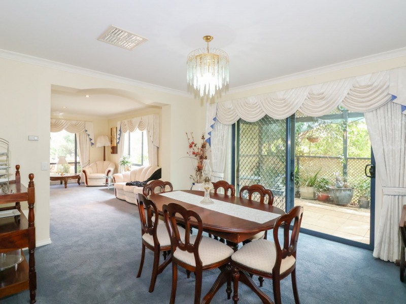 4 Squire Grove, Swan Hill VIC 3585