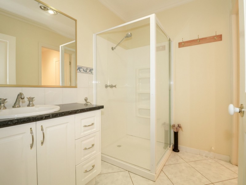 4 Squire Grove, Swan Hill VIC 3585