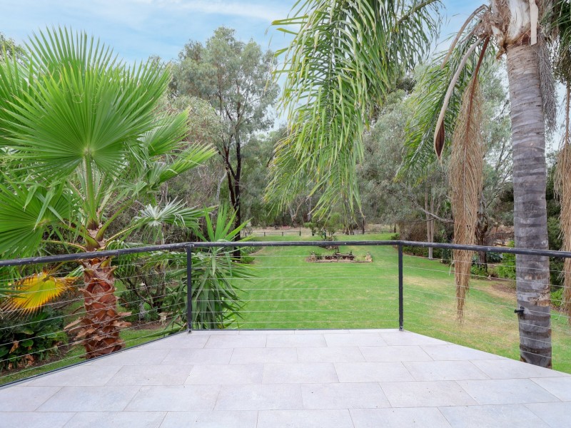 4 Squire Grove, Swan Hill VIC 3585