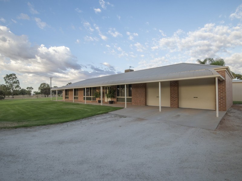 11 Lakeside Drive, Lake Boga VIC 3584