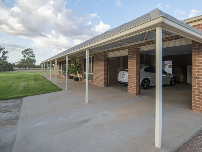 11 Lakeside Drive, Lake Boga VIC 3584