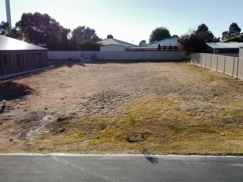 12 Hakea Street, Swan Hill VIC 3585