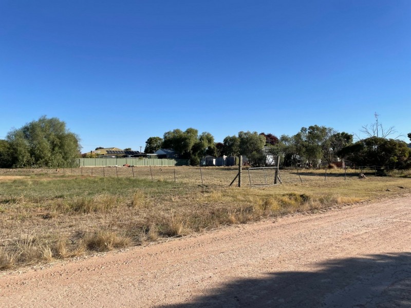 27 Donald Street, Nyah West VIC 3595