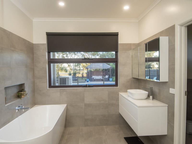 36 Bombardieri Lane, Swan Hill VIC 3585