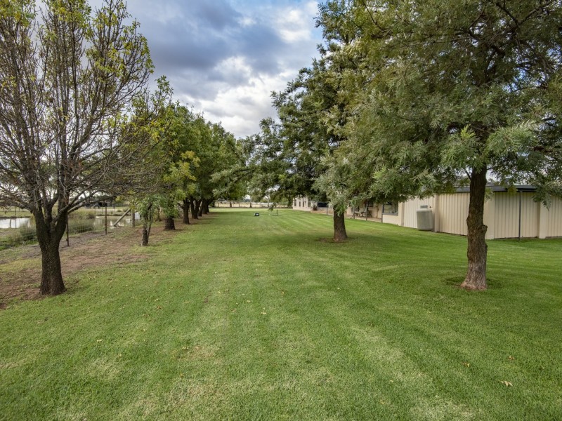 36 Bombardieri Lane, Swan Hill VIC 3585