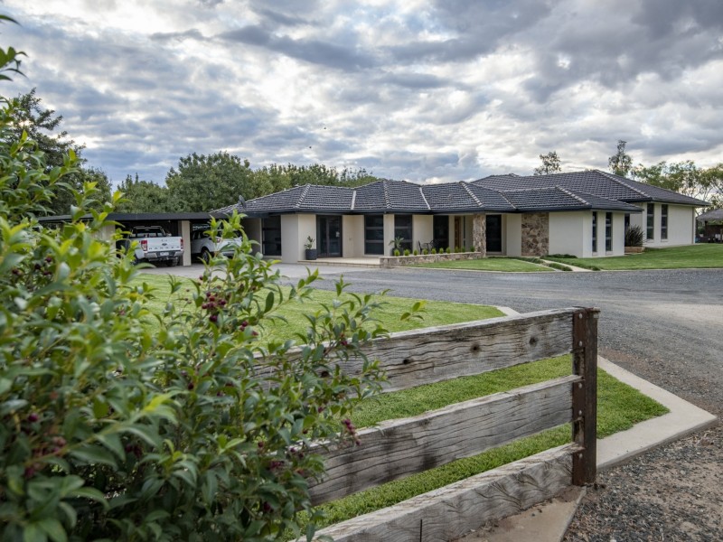 36 Bombardieri Lane, Swan Hill VIC 3585