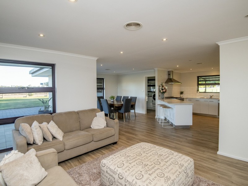 36 Bombardieri Lane, Swan Hill VIC 3585