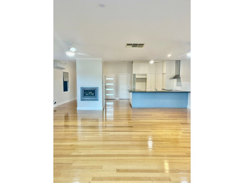 12 Kerang Street, Lake Boga VIC 3584