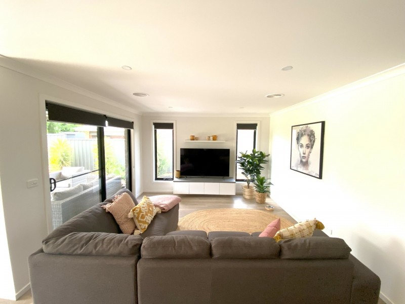 16 Sandalwood Avenue, Swan Hill VIC 3585