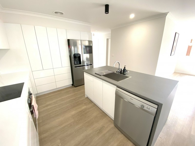 16 Sandalwood Avenue, Swan Hill VIC 3585