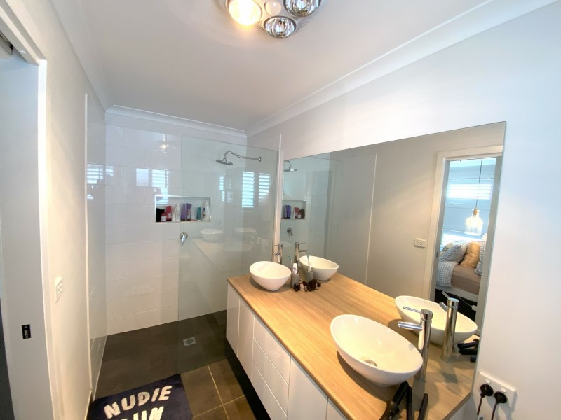 16 Sandalwood Avenue, Swan Hill VIC 3585