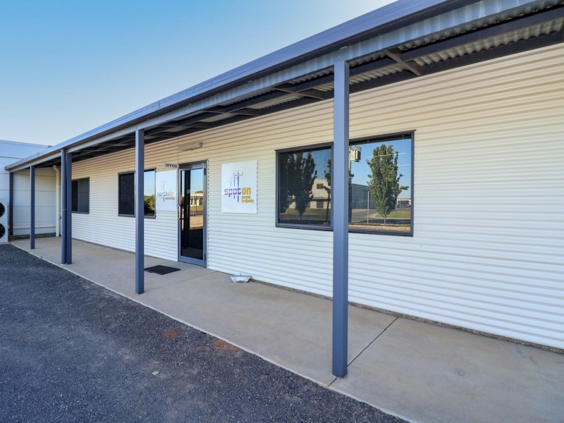 7 & 9 Jennings Road, Swan Hill VIC 3585