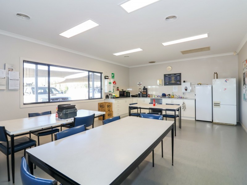 7 & 9 Jennings Road, Swan Hill VIC 3585