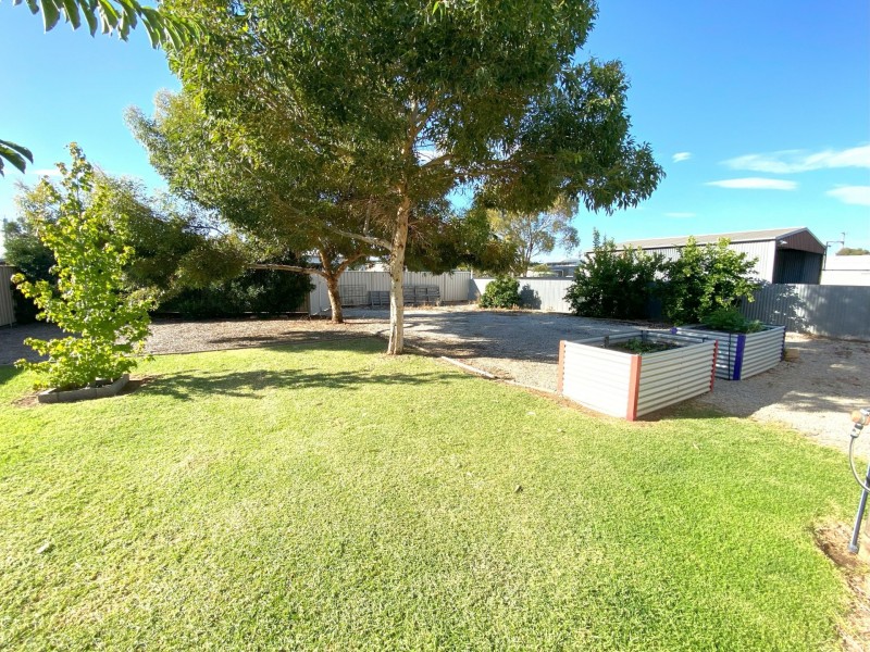 8 Ashton Street, Swan Hill VIC 3585