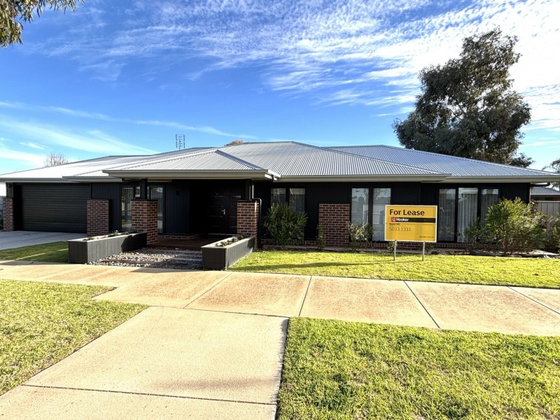 23 Boobialla Drive, Swan Hill VIC 3585