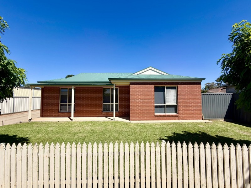 1/2 Dellar Street, Swan Hill VIC 3585