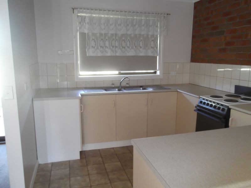 2/5 Parnee Street, Swan Hill VIC 3585