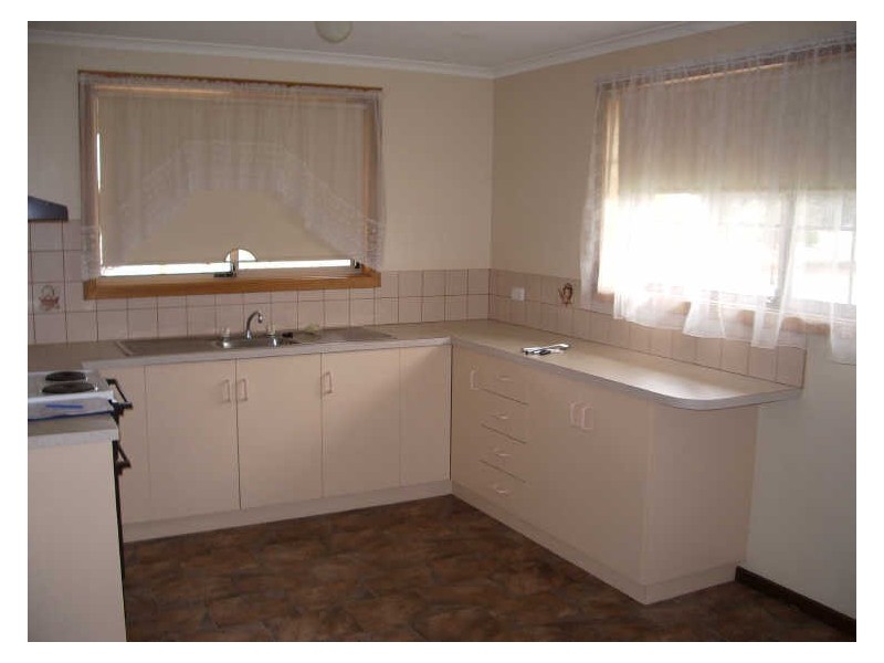 2/14 Makepeace Street, Swan Hill VIC 3585