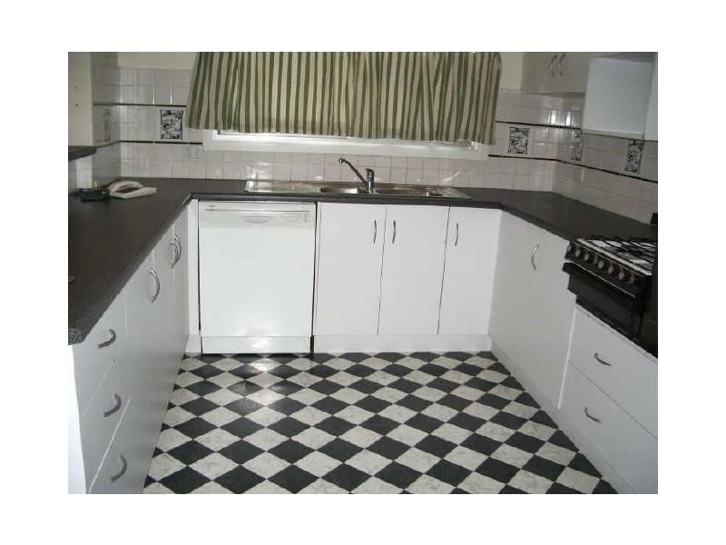 186 Stradbroke Avenue, Swan Hill VIC 3585