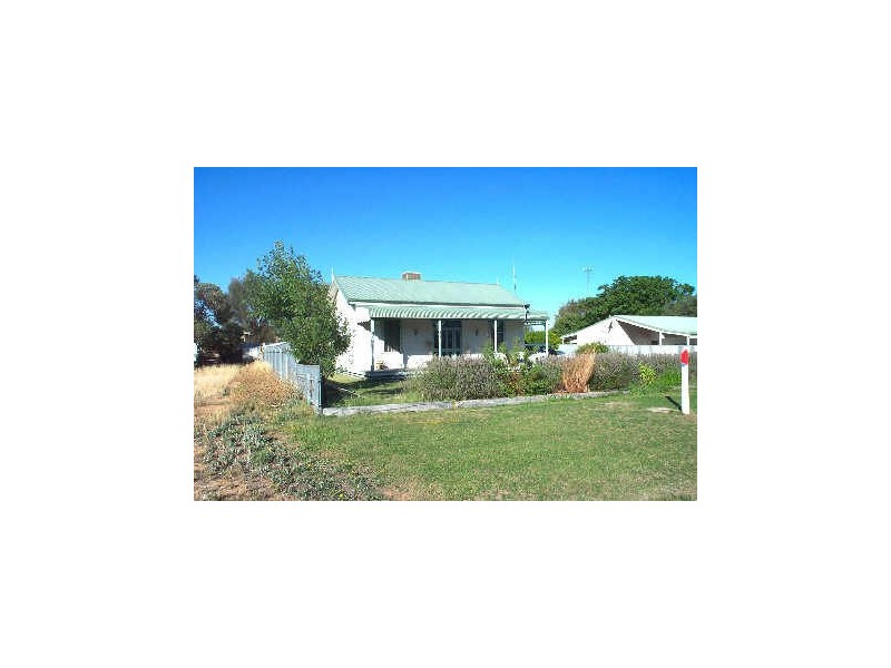 16 Dallas Street, Lake Boga VIC 3584