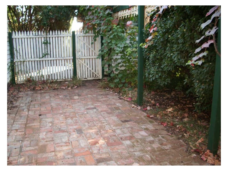 4 Bryan Street, Swan Hill VIC 3585