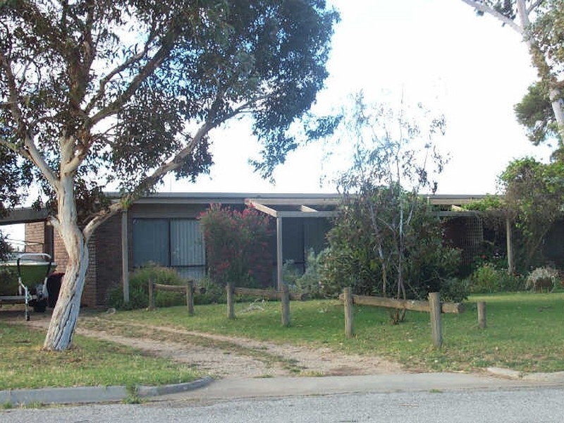 2/325 Lakeside Drive, Lake Boga VIC 3584