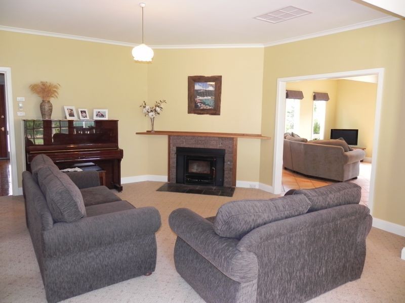 7 Kimberley Avenue, Swan Hill VIC 3585