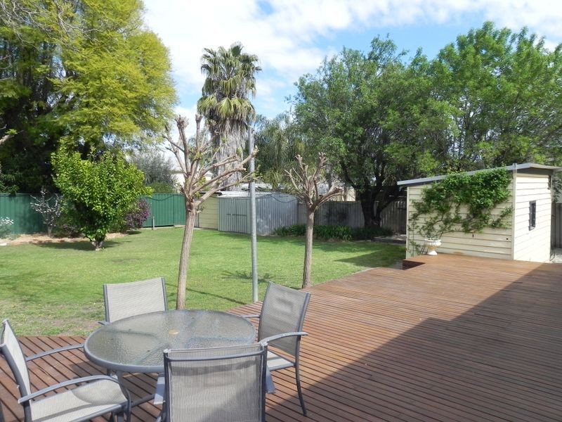 7 Kimberley Avenue, Swan Hill VIC 3585