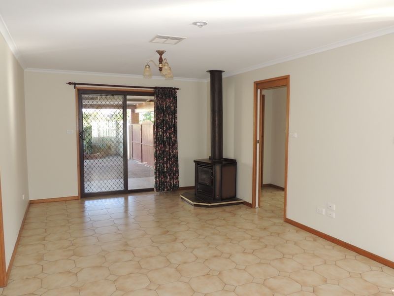 10 Wilkins Grove, Swan Hill VIC 3585