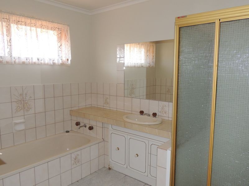 10 Wilkins Grove, Swan Hill VIC 3585