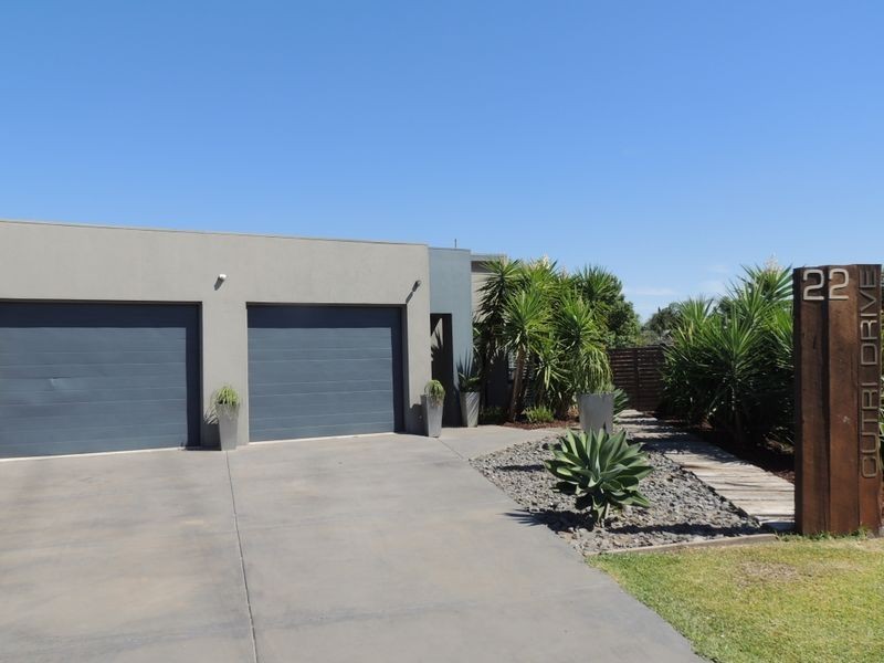 22 Cutri Drive, Swan Hill VIC 3585