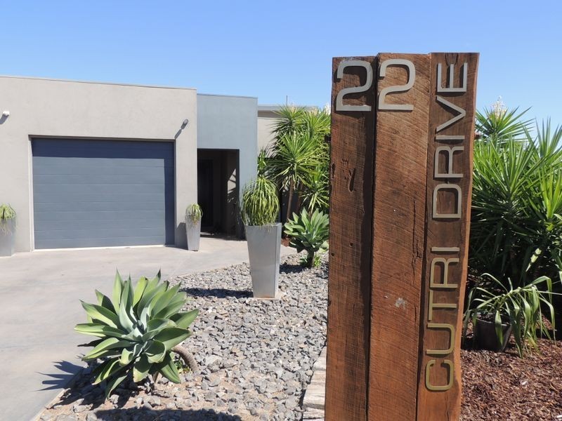 22 Cutri Drive, Swan Hill VIC 3585
