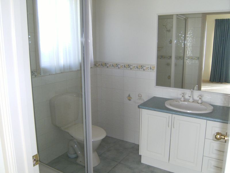 14 Cleeland Drive, Swan Hill VIC 3585