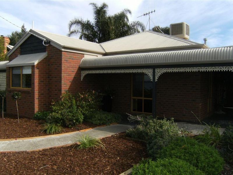 137 Lakeside Drive, Lake Boga VIC 3584