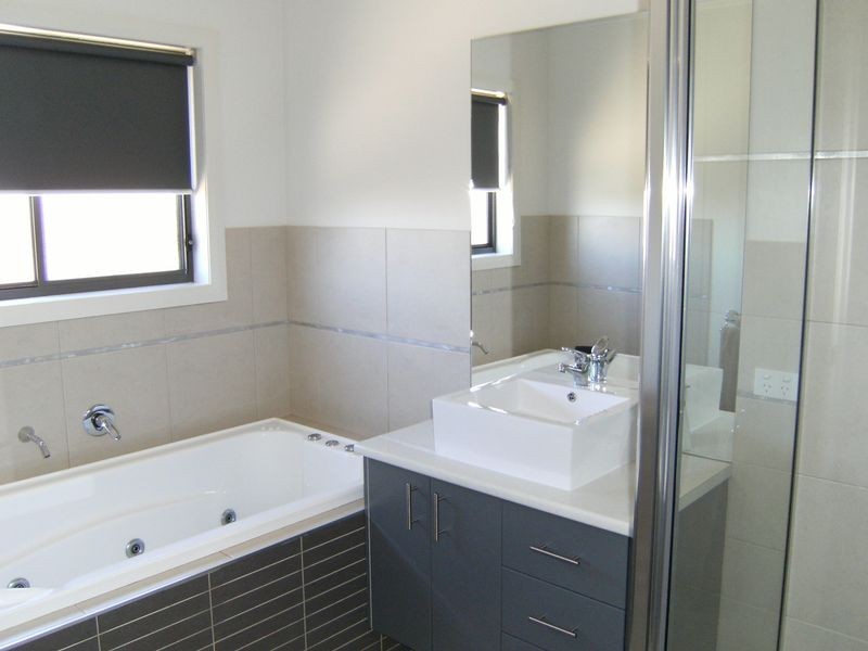 16 Boree Drive, Swan Hill VIC 3585