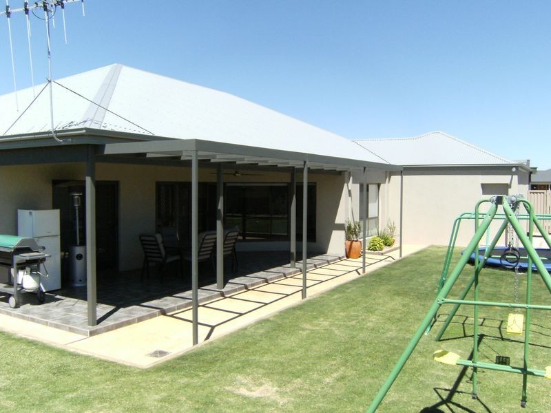 16 Boree Drive, Swan Hill VIC 3585