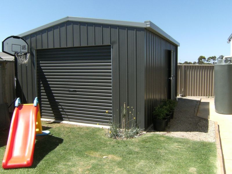 16 Boree Drive, Swan Hill VIC 3585