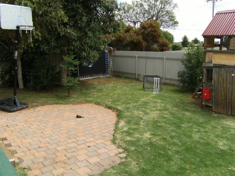 202 Stradbroke Avenue, Swan Hill VIC 3585